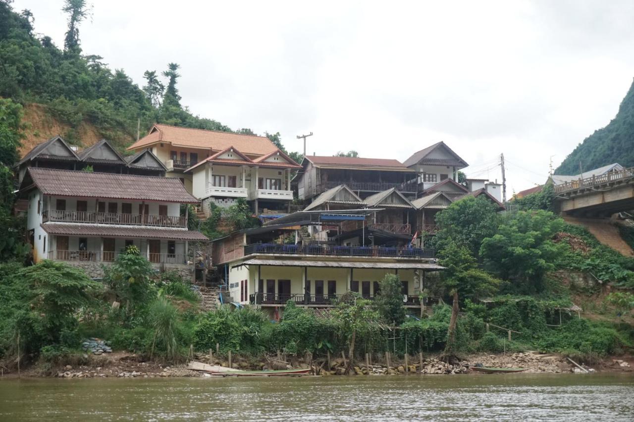 Hôtel Sunrise Bungalow à Nongkhiaw Extérieur photo